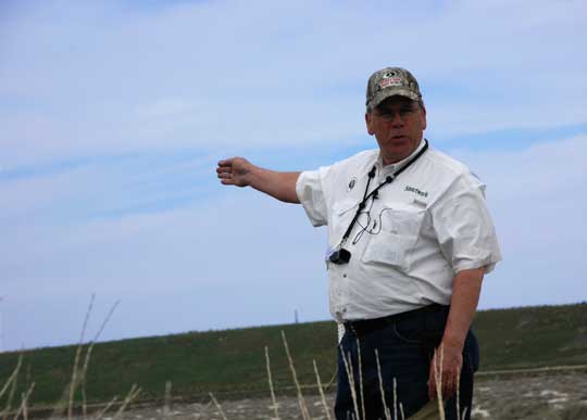Evan Graham teaching during Trasnistion seminar - Retriever Training Evan Graham teaching during Trasnistion seminar - Retriever Training